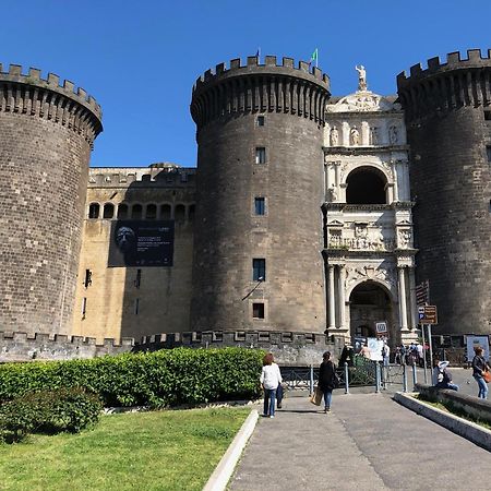 Toledostop Napoli Eksteriør billede Castel Nuovo, Naples