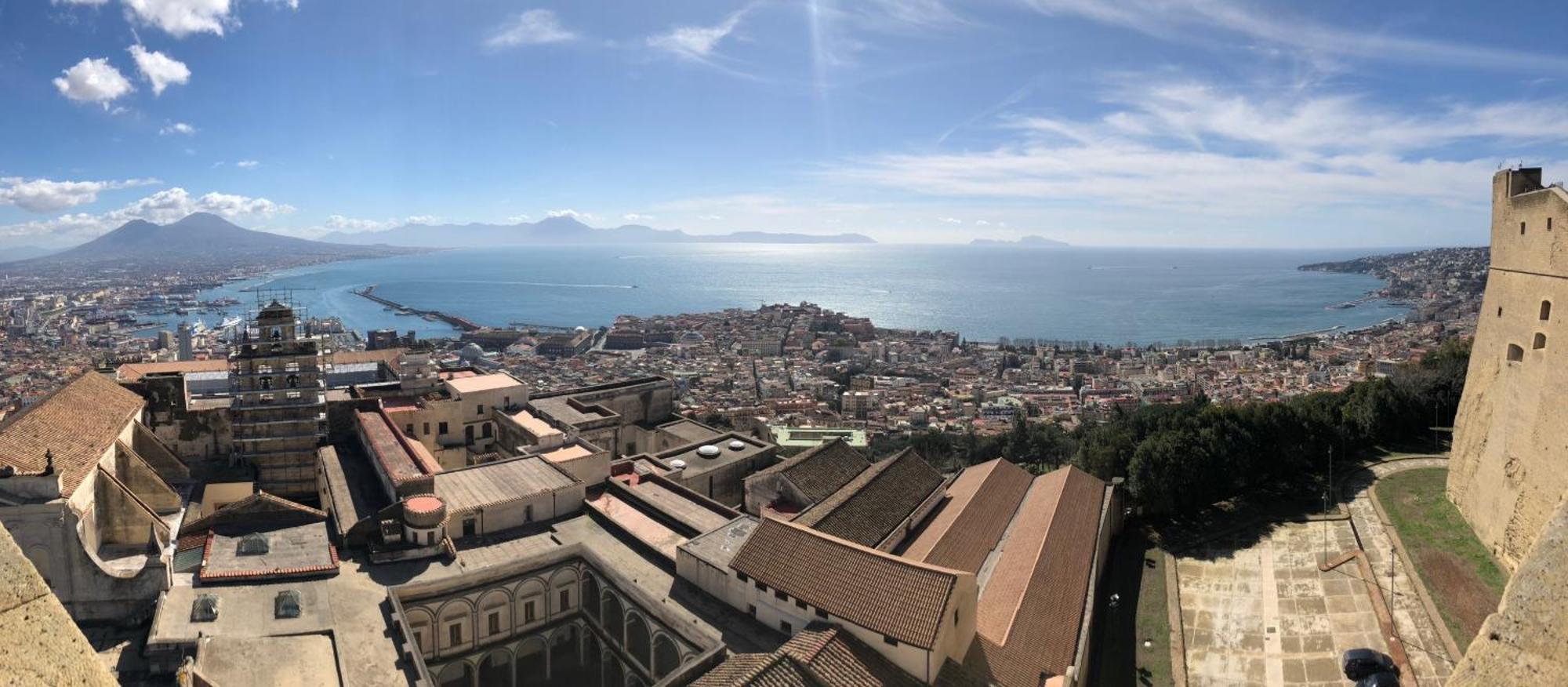 Toledostop Napoli Eksteriør billede View of the city of Taormina