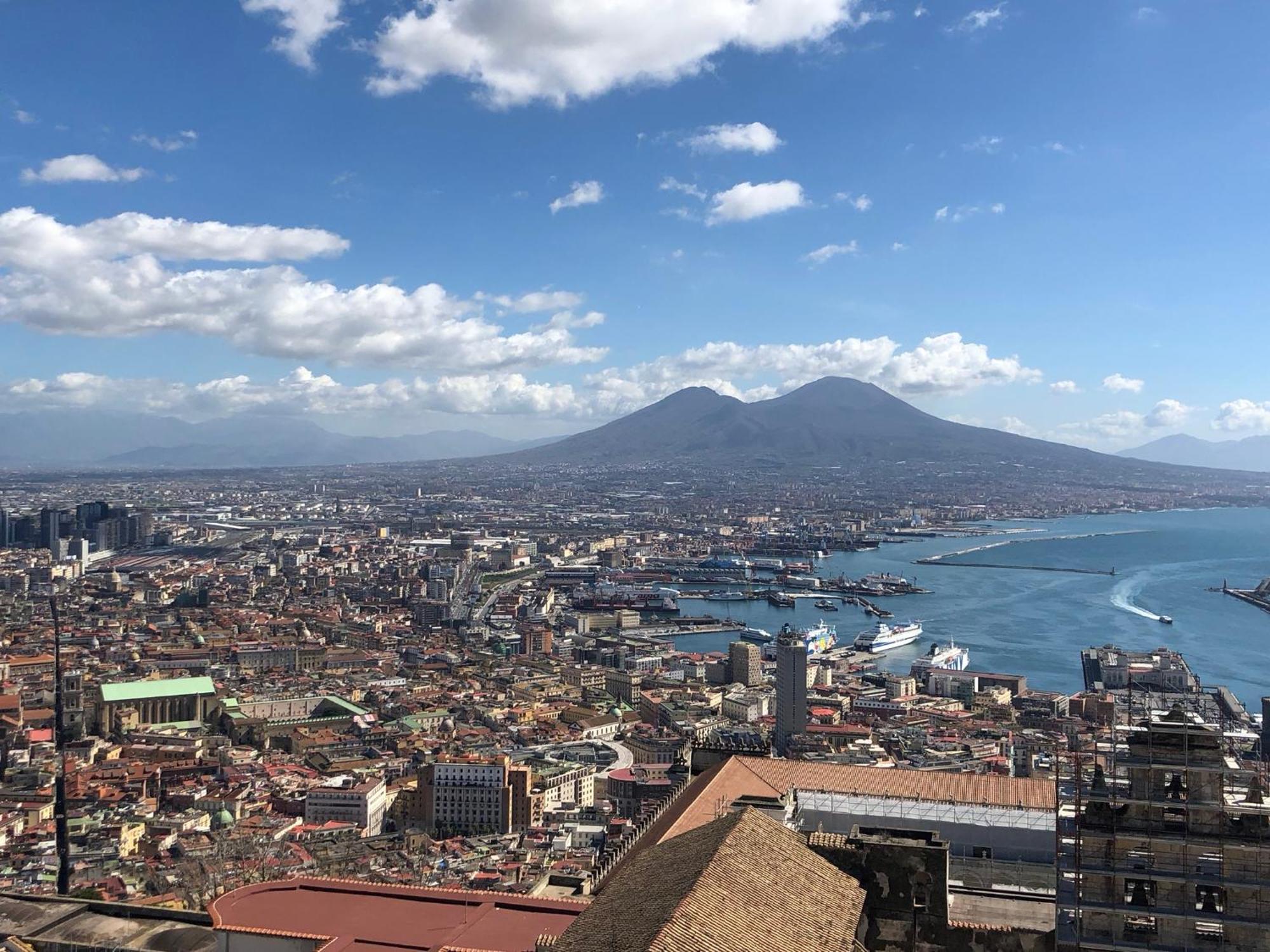 Toledostop Napoli Eksteriør billede View of the city of Naples
