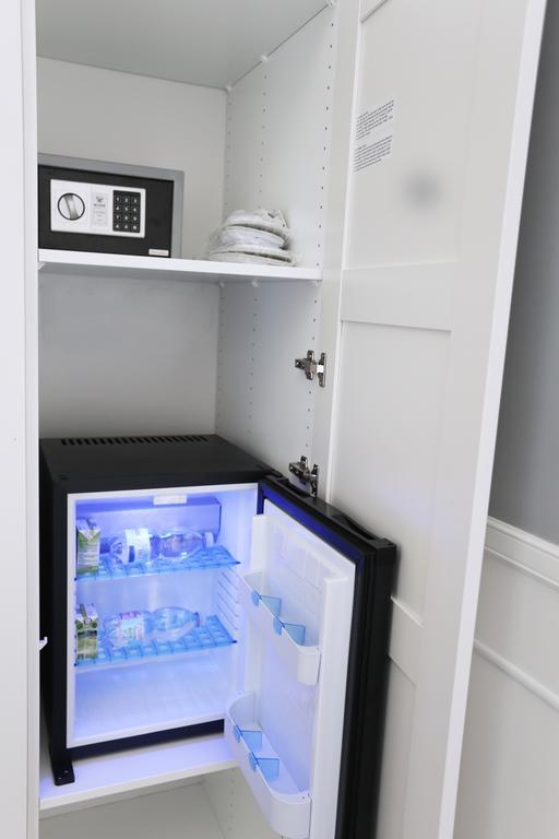 Toledostop Napoli Eksteriør billede A mini-refrigerator