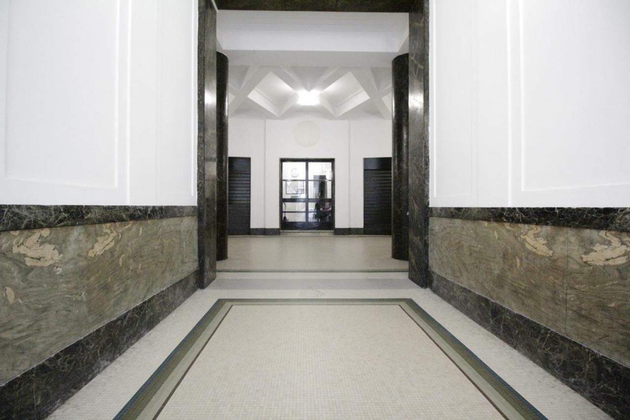 Toledostop Napoli Eksteriør billede Interior of the building