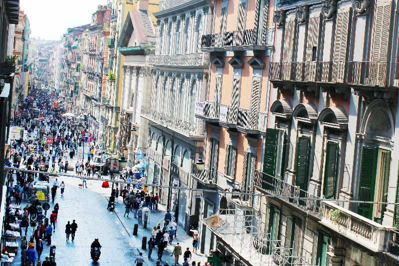 Toledostop Napoli Eksteriør billede Via Roma